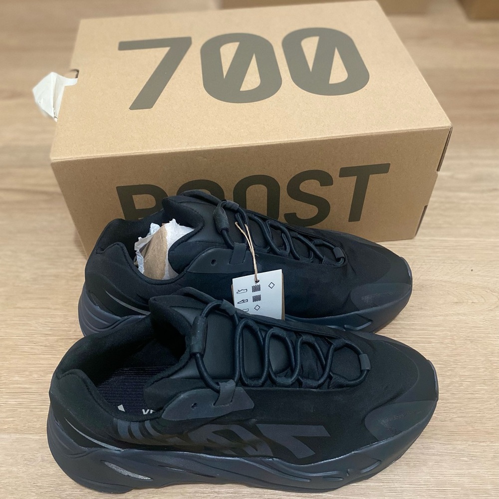 Yeezy Boost 700 MNVN 'Triple Black'